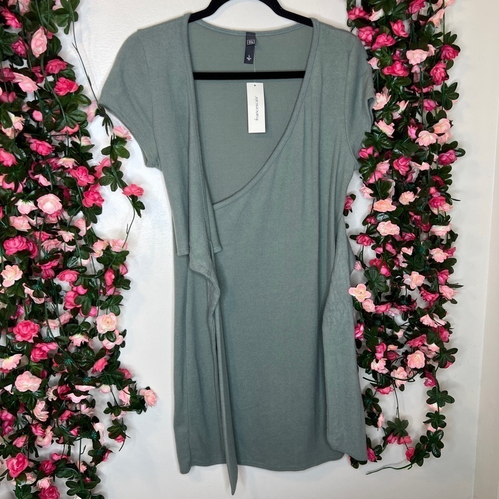 Francesca’s Alya Green V-Neck Wrap Blouse Women’s Large Sage Comfort
